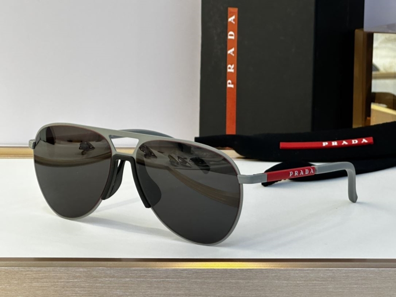 RAY BAN